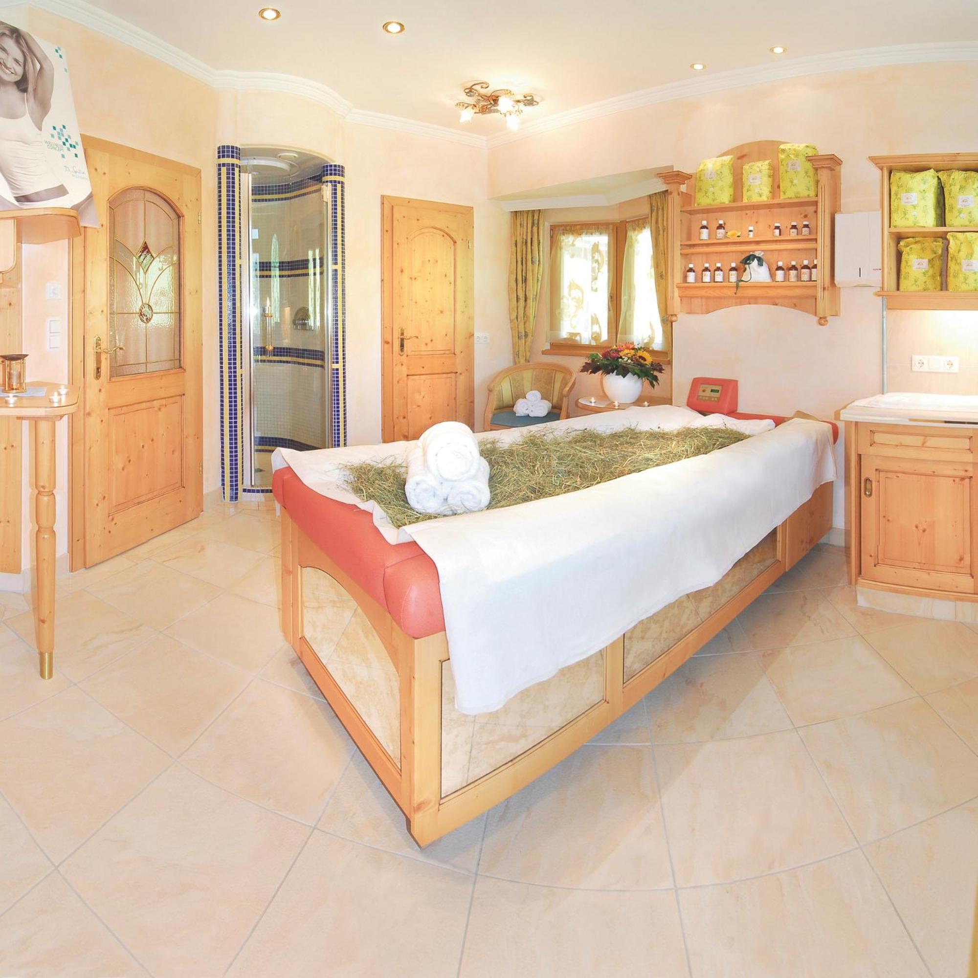 Neue Post Hotel 4*