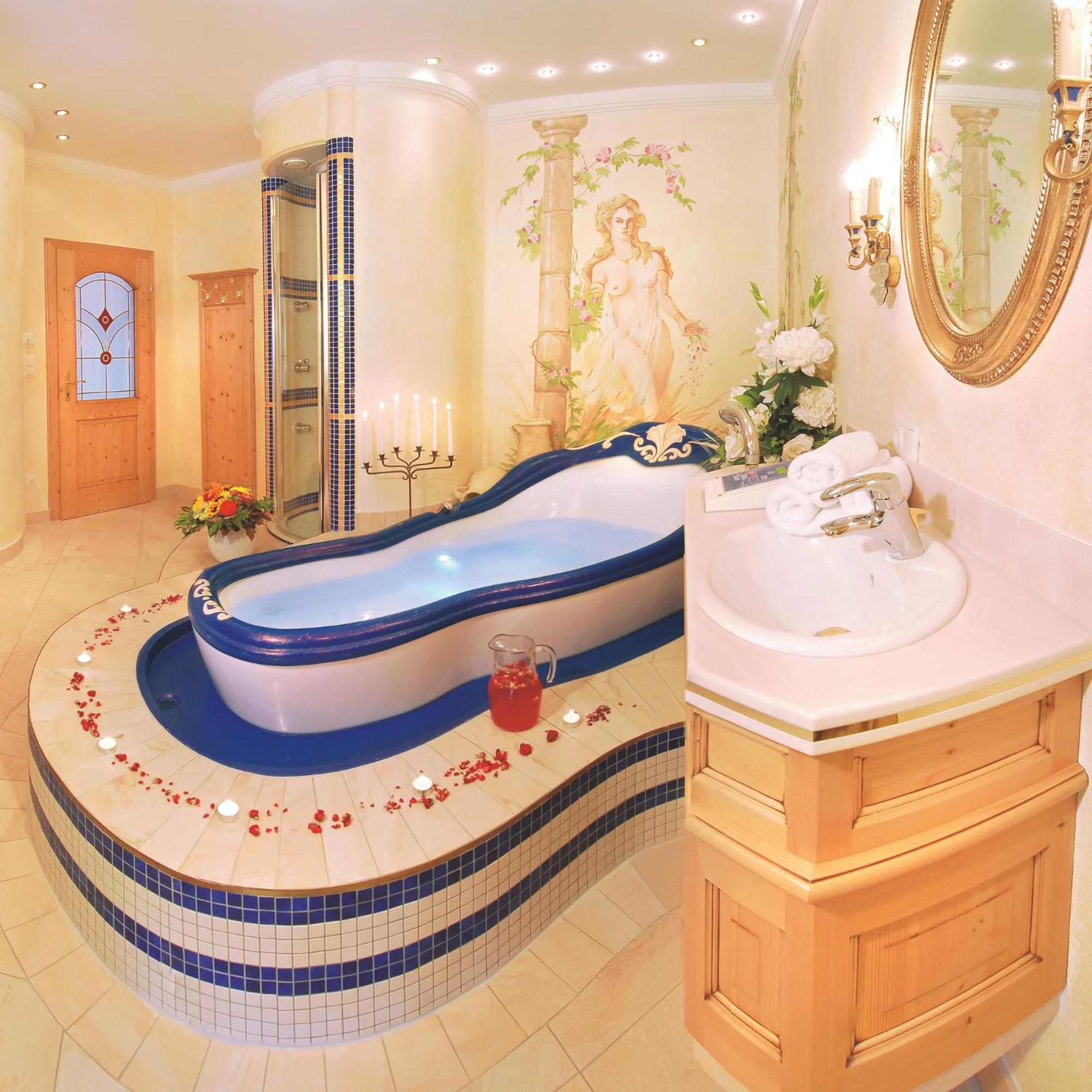 Neue Post Hotel 4*