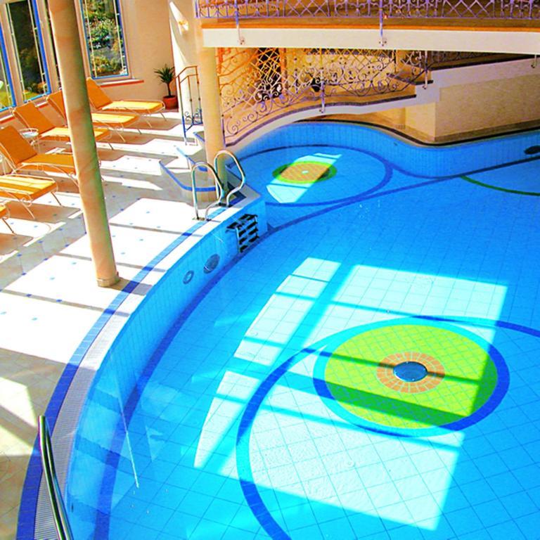 Hotel Neue Post 4*